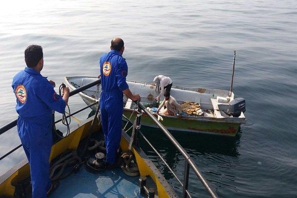 2 سرنشین قایق صیادی در آبهای دریای عمان نجات یافتند 2 سرنشین قایق صیادی در آبهای دریای عمان نجات یافتند