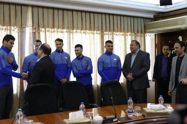 اعضای تیم ملی کاراته با وزیر رفاه و تعاون اجتماعی دیدار کردند