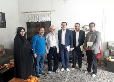 خادم الگوی بچه های محله بود