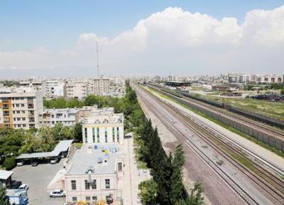 اینجا زندگی روی ریل نیست