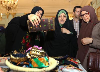 دومین رویداد دست دوزها و زیور ایرانی در مجموعه نیاوران افتتاح شد