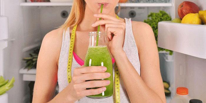 چگونه با نوشیدن آب کرفس لاغر شویم؟