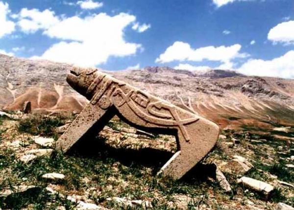 هفشجان یکی از خاستگاه های کهن سنگ تراشی در ایران است