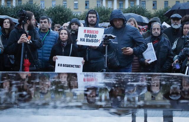 تظاهرات در سن پترزبورگ علیه تخلفات انتخاباتی
