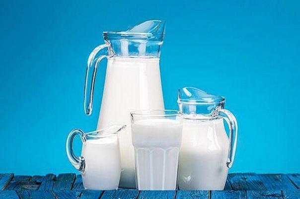 مصرف شیر در وعده صبحانه موجب کاهش قندخون می شود مصرف شیر در وعده صبحانه موجب کاهش قندخون می گردد