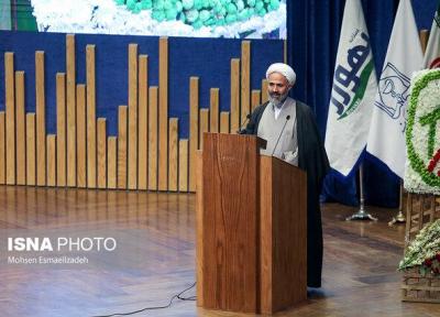 ما نمایندگان و مسئولان کشور، راه را اشتباهی رفته ایم