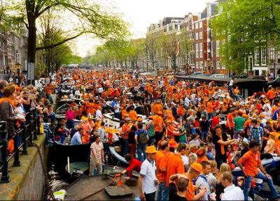 فستیوالی که همه مردم در آن نارنجی می پوشند، روز پادشاه هلند!