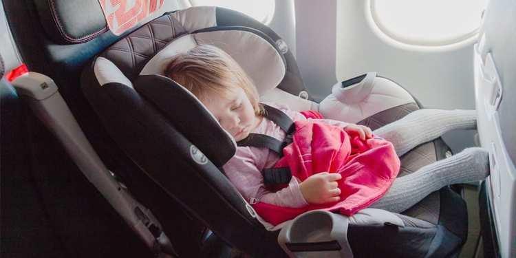 شرایط و قوانین بلیط هواپیما برای بچه ها