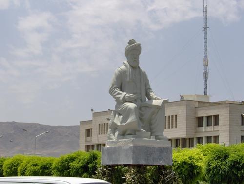 گفتگوی زنده اینستاگرامی با موضوع آنالیز طرح مجسمه فردوسی برگزار می گردد