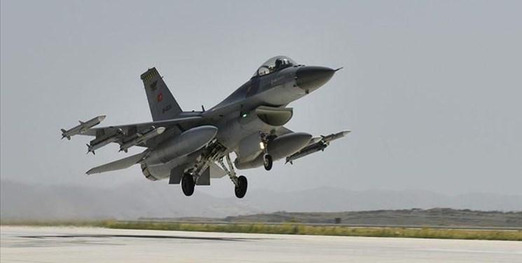 نیروهای هوایی و دریایی ترکیه در دریای مدیترانه رزمایش نظامی برگزار کردند