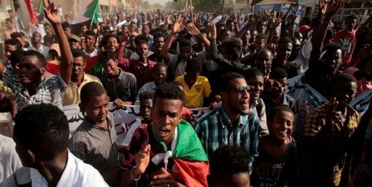 هزاران سودانی برای اصلاح جهت انقلاب تظاهرات کردند