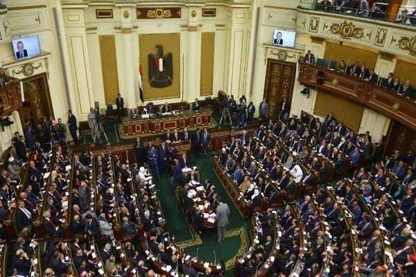 پارلمان مصر حالت فوق العاده را در این کشور 3 ماه دیگر تمدید مجلس مصر حالت فوق العاده را در این کشور 3 ماه دیگر تمدید کرد