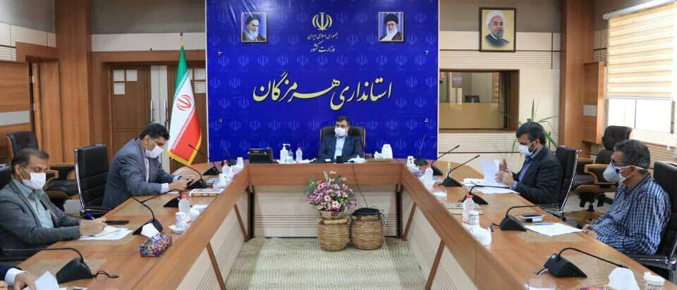 خبرنگاران توقف برخی از لنج های ملوانی هرمزگان به علت کالاهای خبرنگاران توقف بعضی از لنج های ملوانی هرمزگان به علت کالاهای گروه 4 است