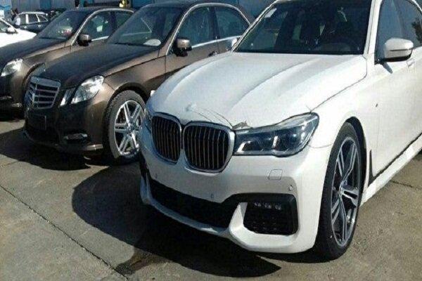 تعیین تکلیف خودروهای لوکس توقیفی در گمرک نوشهر ، ضبط 30 دستگاه تعیین تکلیف خودروهای لوکس توقیفی در گمرک نوشهر ، ضبط 30 دستگاه به نفع دولت