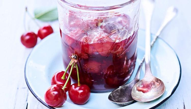 طرز تهیه مربا آلبالو با شربت خوشمزه و خوشرنگ طرز تهیه مربا آلبالو با شربت خوشمزه و خوشرنگ