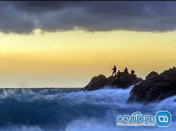 جاسک بهترین مکان برای ورزش های آبی و تفریحات سالم دریایی جاسک بهترین مکان برای ورزش های آبی و تفریحات سالم دریایی است