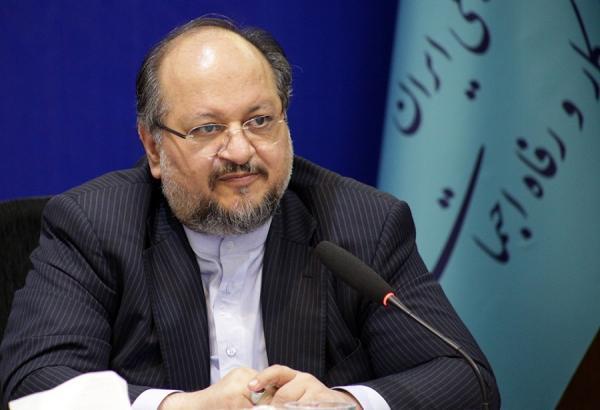 برخی نه در آزادی بیان که در آزادی توهین هم چک سفید امضا دارند