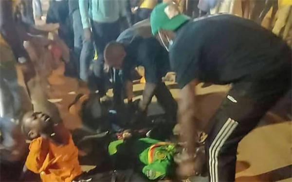 اتفاق تلخ در جام ملت های آفریقا؛ 6 تماشاگر کشته شدند