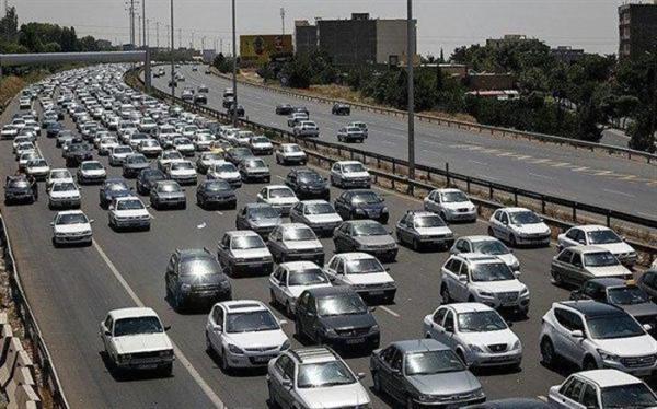 آخرین شرایط جاده های کشور؛ ترافیک نیمه سنگین در آزادراه قزوین ، کرج