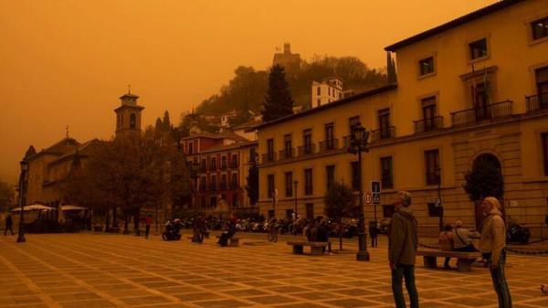 تصاویری از طوفان گرد و غبار در اسپانیا