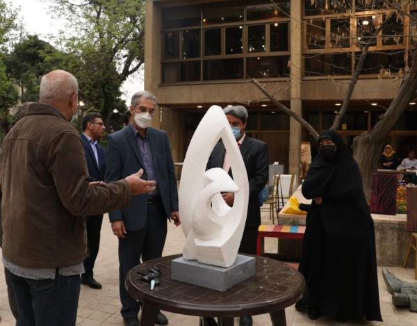 برپایی نمایشگاه آثار تجسمی با موضوع هنر انقلاب اسلامی
