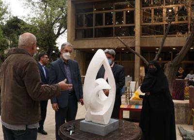 برپایی نمایشگاه آثار تجسمی با موضوع هنر انقلاب اسلامی